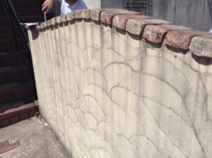 ブロック塀の汚れ